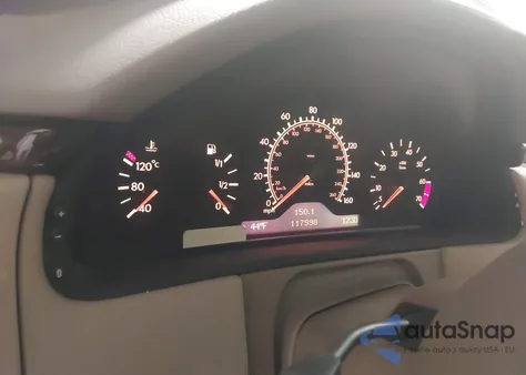 1999 Mercedes-Benz E 320 Awd z USA, uszkodzony, nr VIN WDBJF82H3XX016262